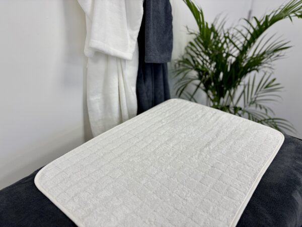 Bed / Bath / Pedicure Towel SpaKnit 50 x 70cm, (White, Pebble, Charcoal) - Image 4